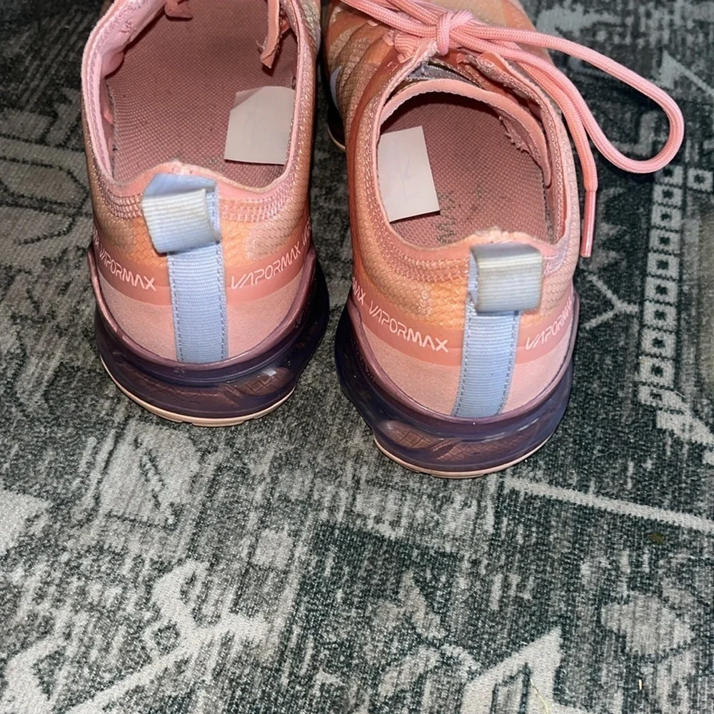 Nike Women’s Air VaporMax Bleached Coral Sneakers size 7